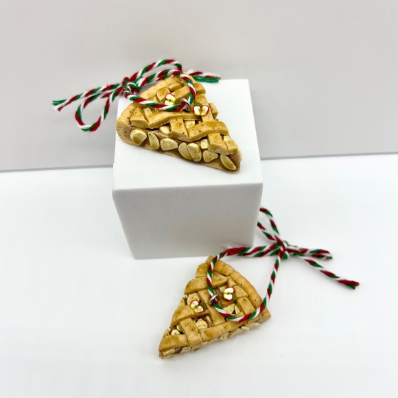 Applie Pie Christmas Ornament – Handmade Clay Dessert Tree Decoration - Picture 10 of 13